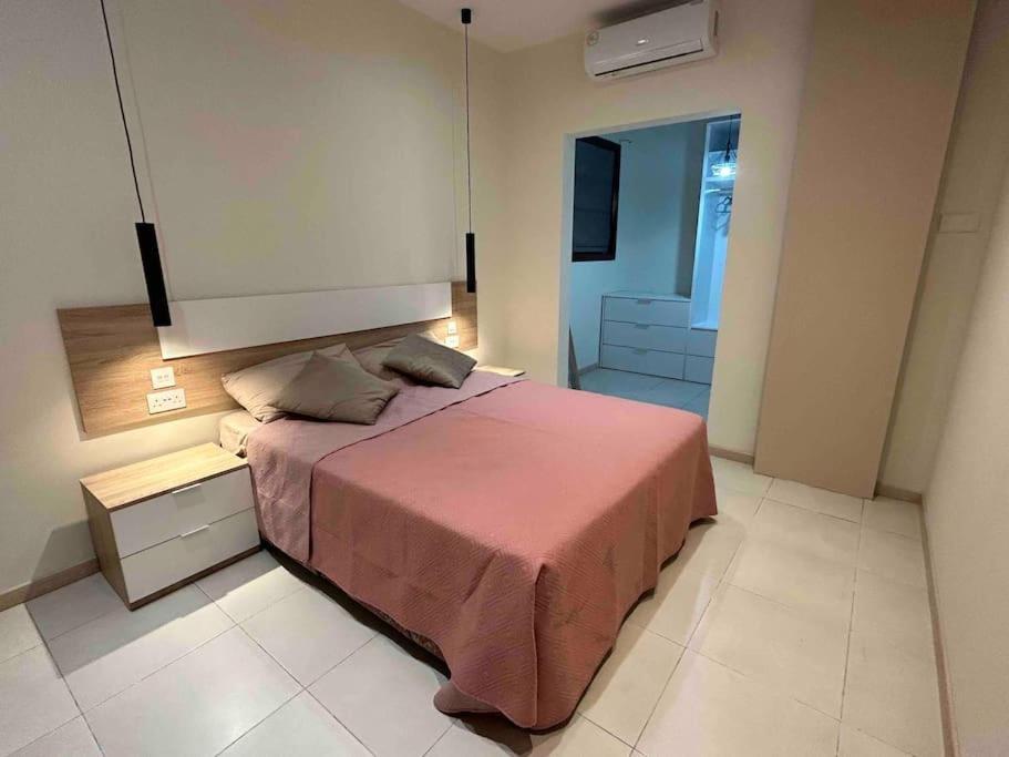 Appartamento A Flat In The Heart Of Bugibba St. Paul's Bay Esterno foto