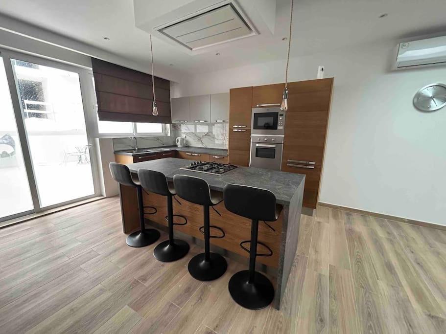 Appartamento A Flat In The Heart Of Bugibba St. Paul's Bay Esterno foto